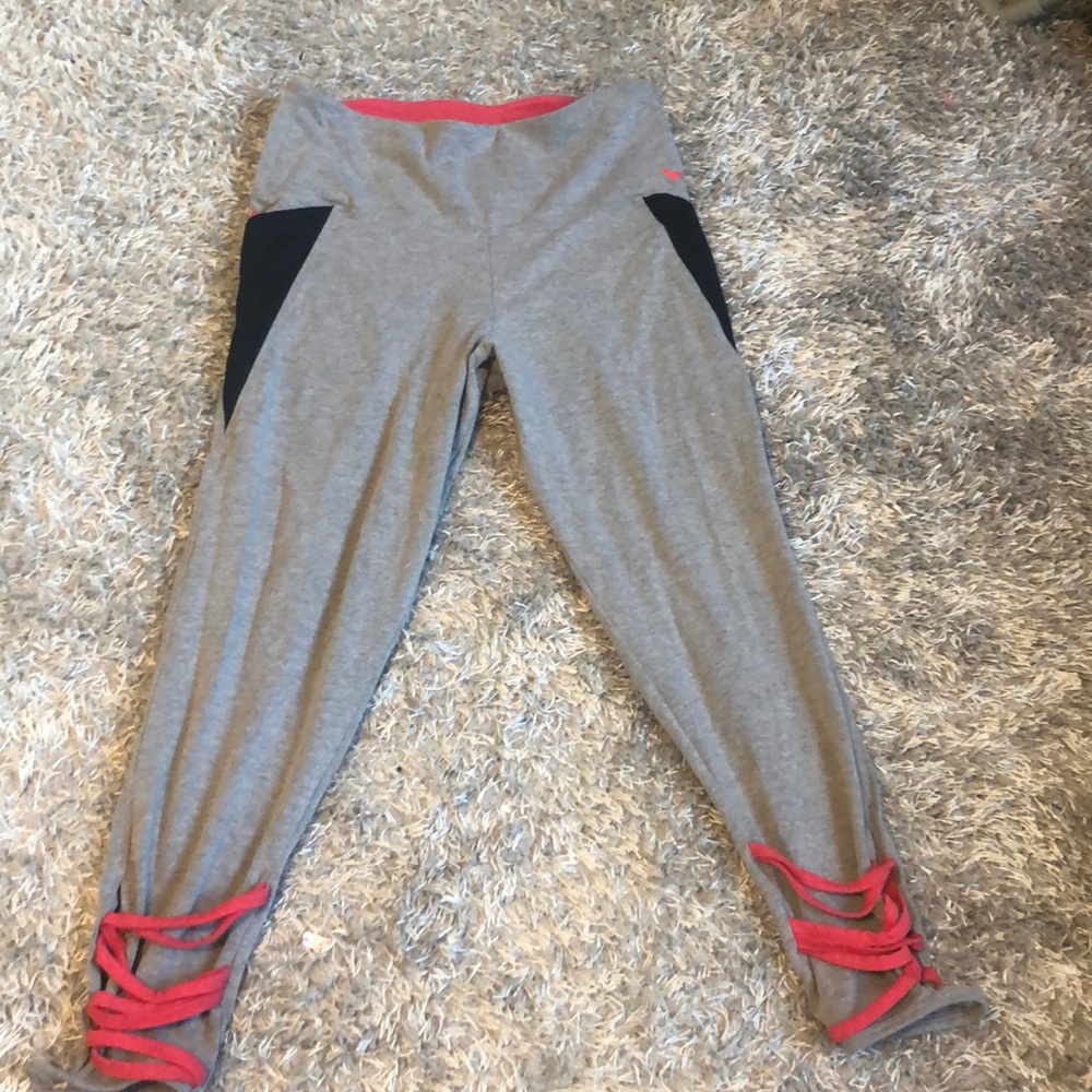 Pink yoga stretch pants